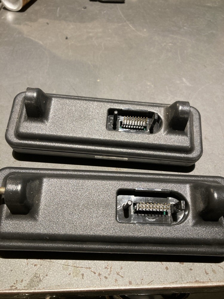 2 Motorola VHF MCS2000 control heads
