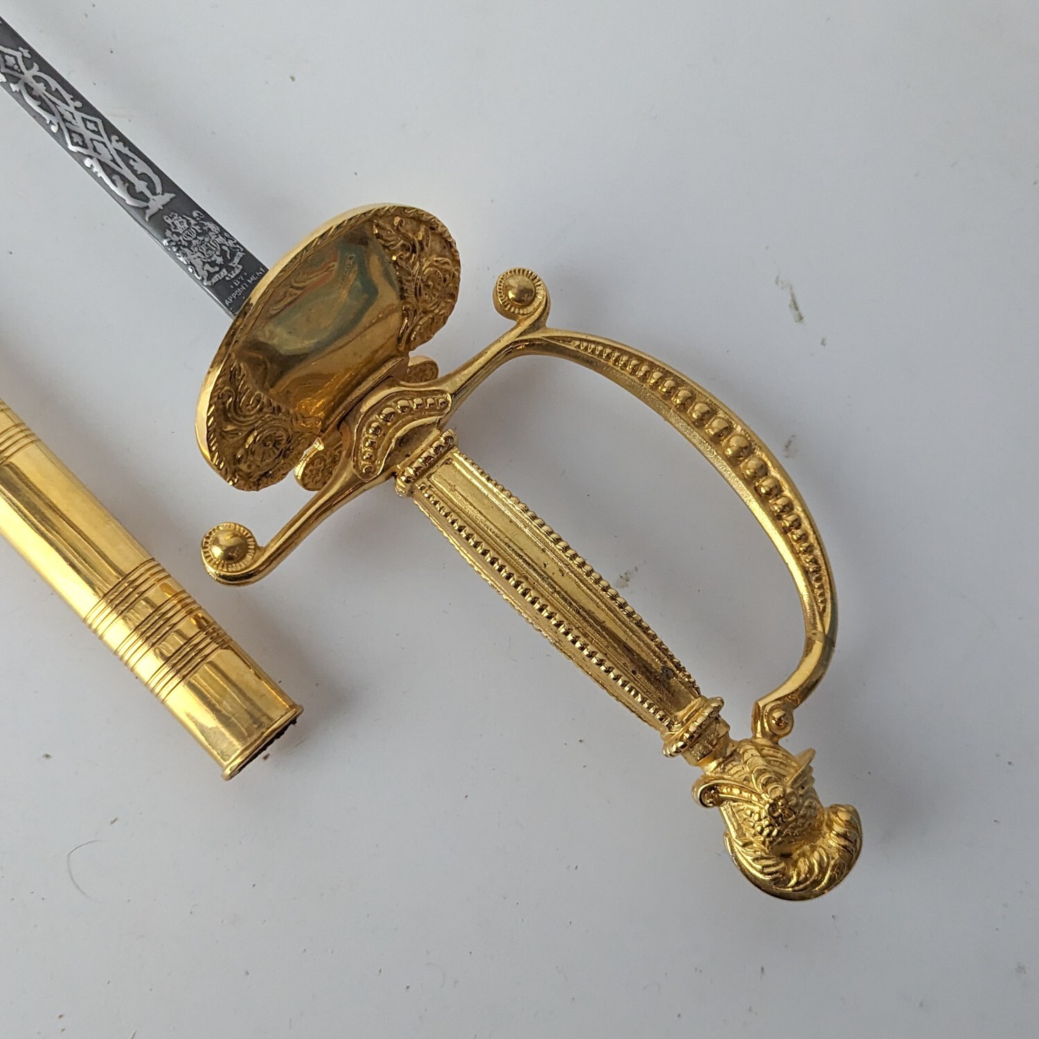 Vtg Wilkinson Sword Officers Presentation By Appointment Queen Elizabeth II