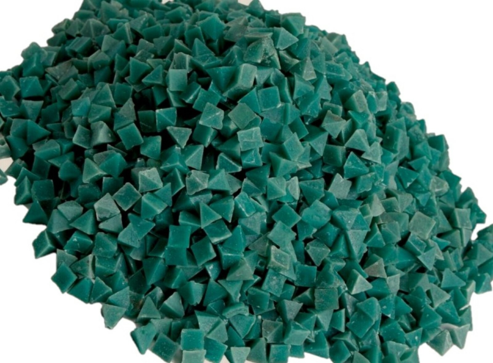 2 lb. RESIN TUMBLING MEDIA RUST CUTTING ABRASIVE TUMBLER GREEN 1/4" PYRAMID SOFT