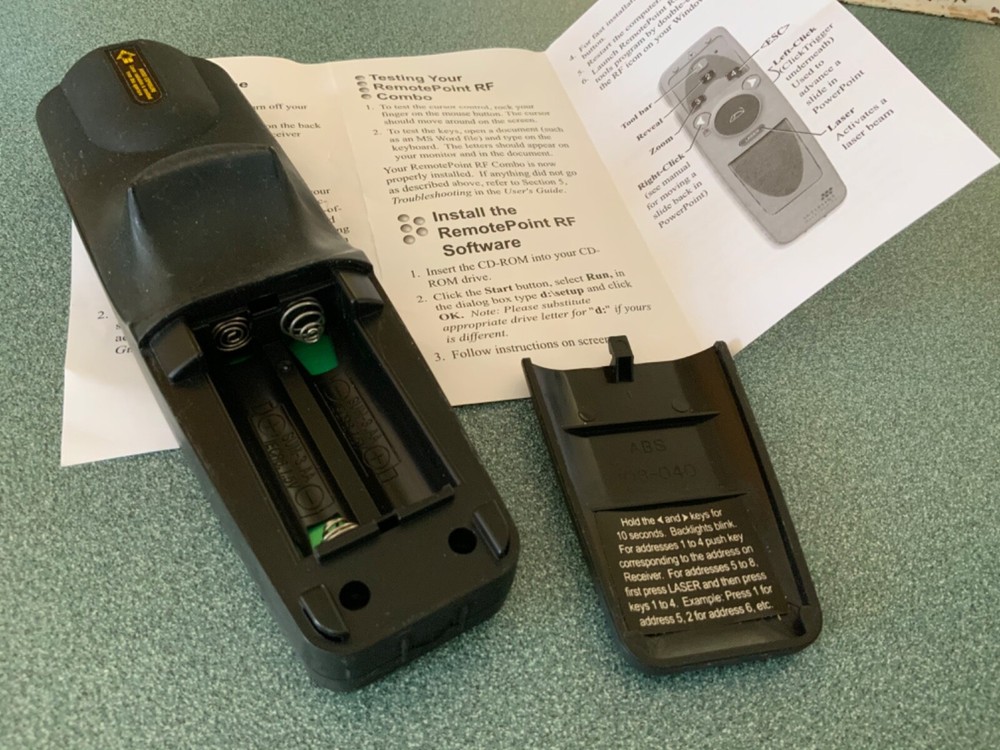 VINTAGE 2001 INTERLINK ELECTRONICS - REMOTEPOINT HANDHELD RF MOUSE # VP4810