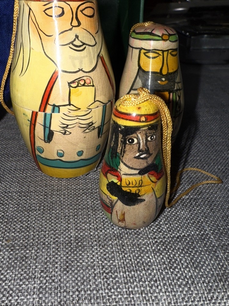 CHRISTMAS-AUTHENTIC MODEL NESTING DOLLS SET 3 KINGS ORNAMENTS W/BOX
