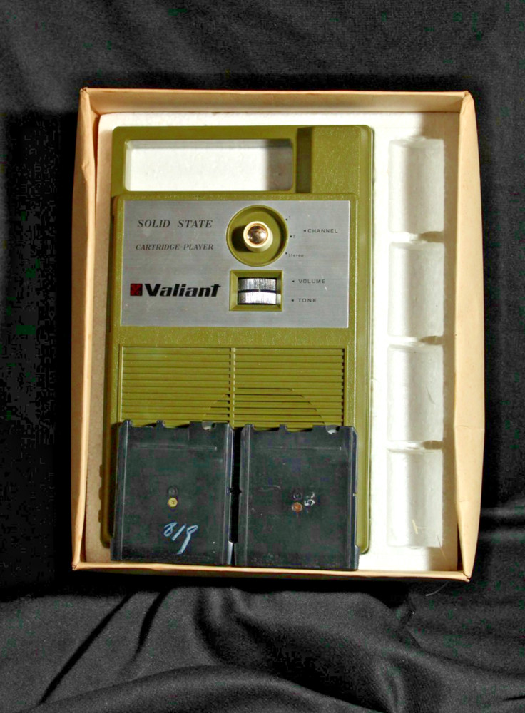 VALIANT Solid State Transistorized Cartridge Player - 4500A - Great Condition