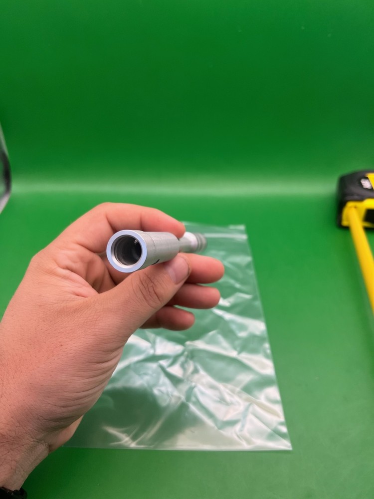 Autococker Bolt