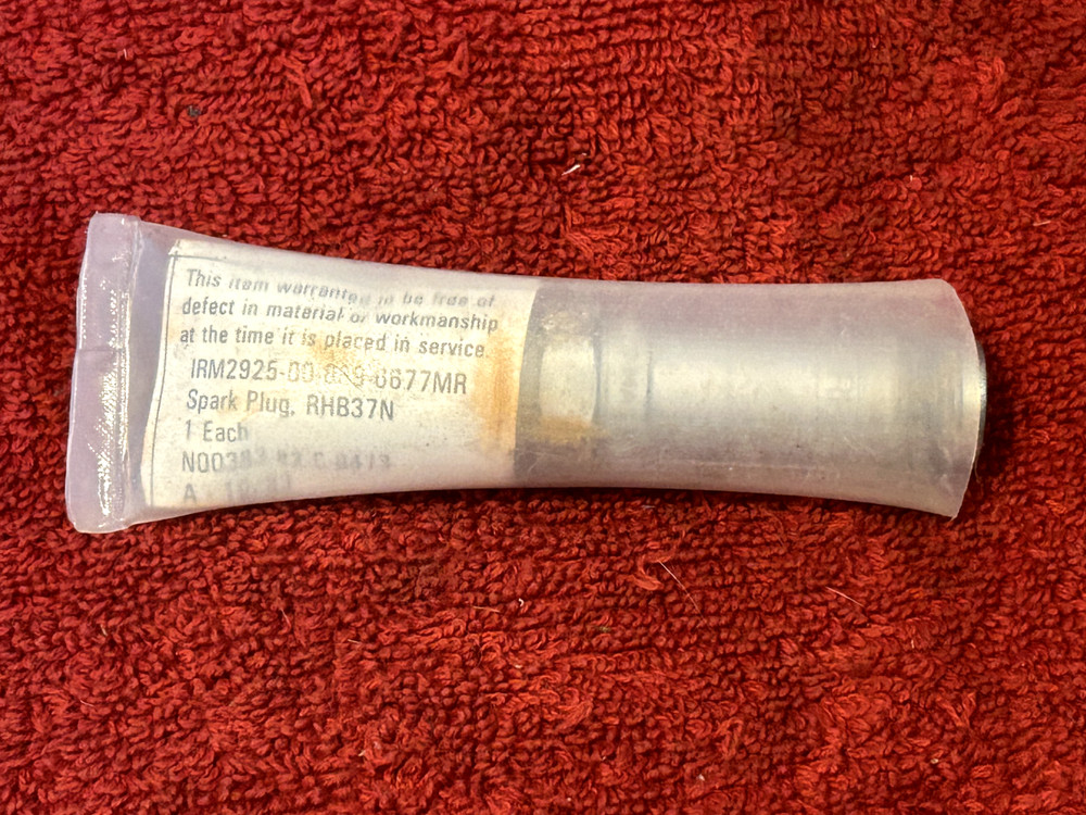 CHAMPION SPARK PLUG P/N RHB37N