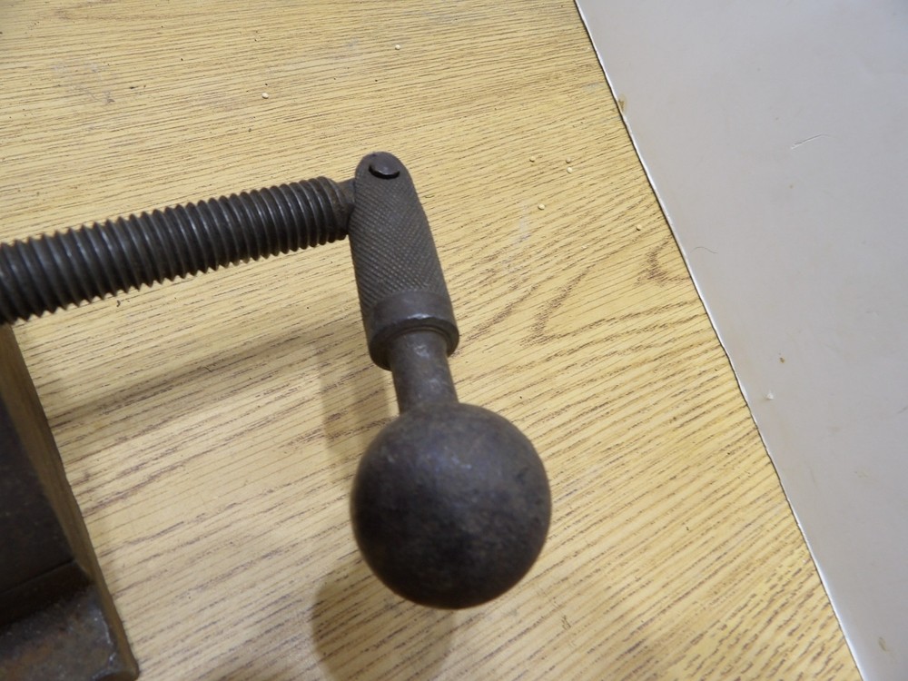 End Mill 3 1/2" Jaw Machining Vise ( functional / rough condition )