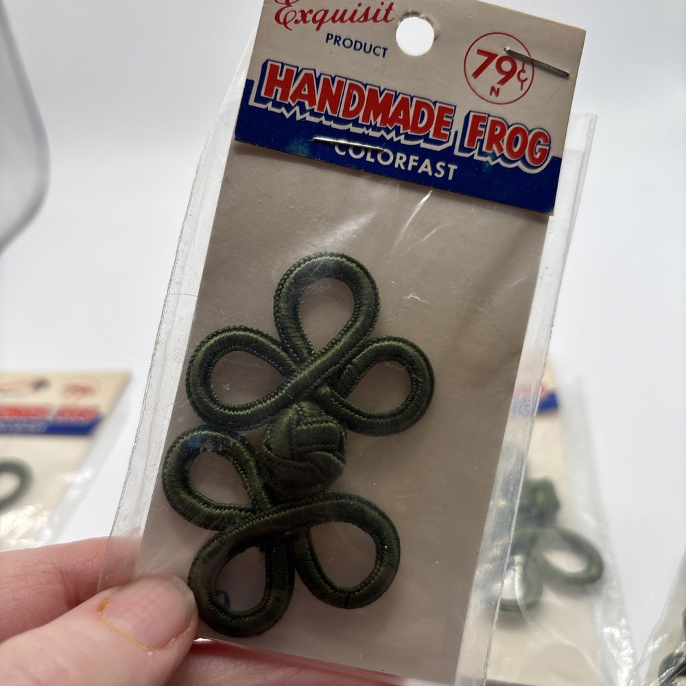 4 Olive Green Frog Closures Exquisite VintageD2-2