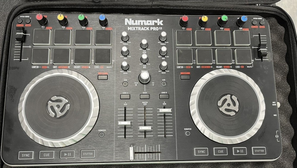 Numark Mixtrack Pro II (PD6013429)
