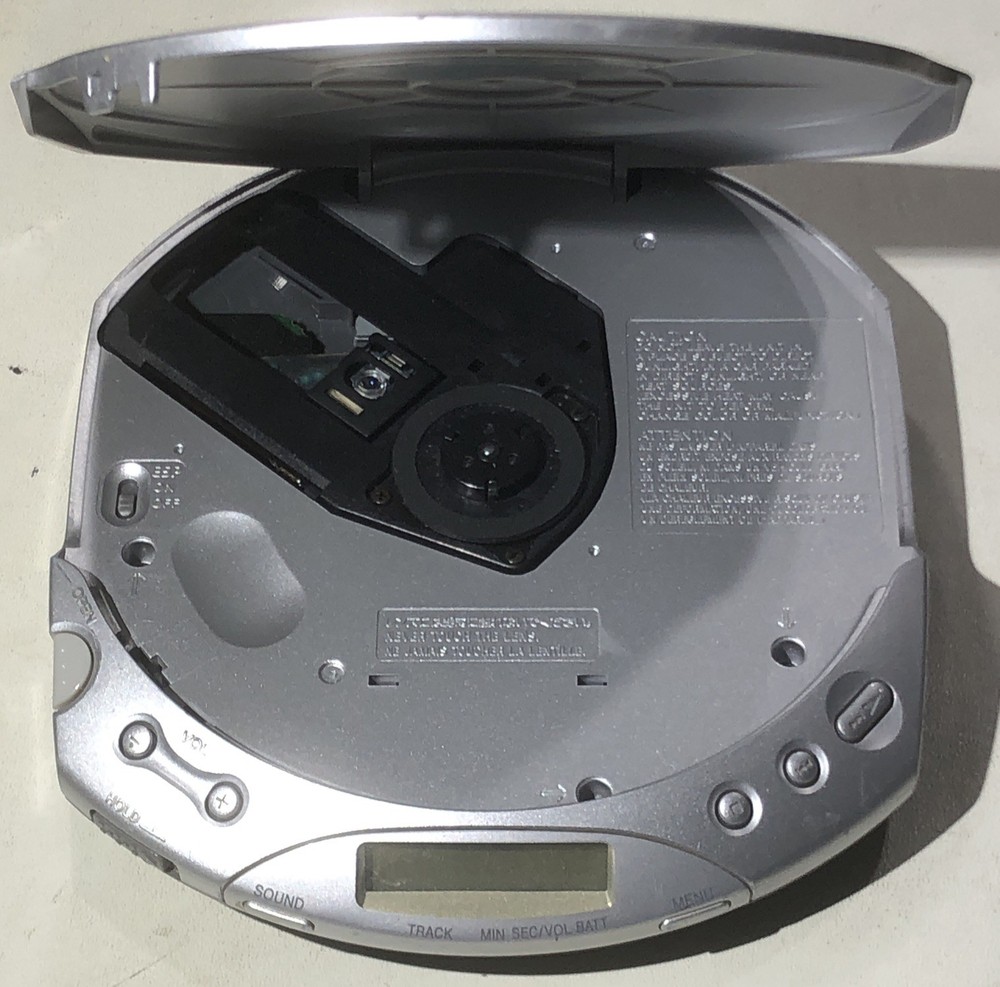 Sony D-E226CK Portable Walkman - Silver