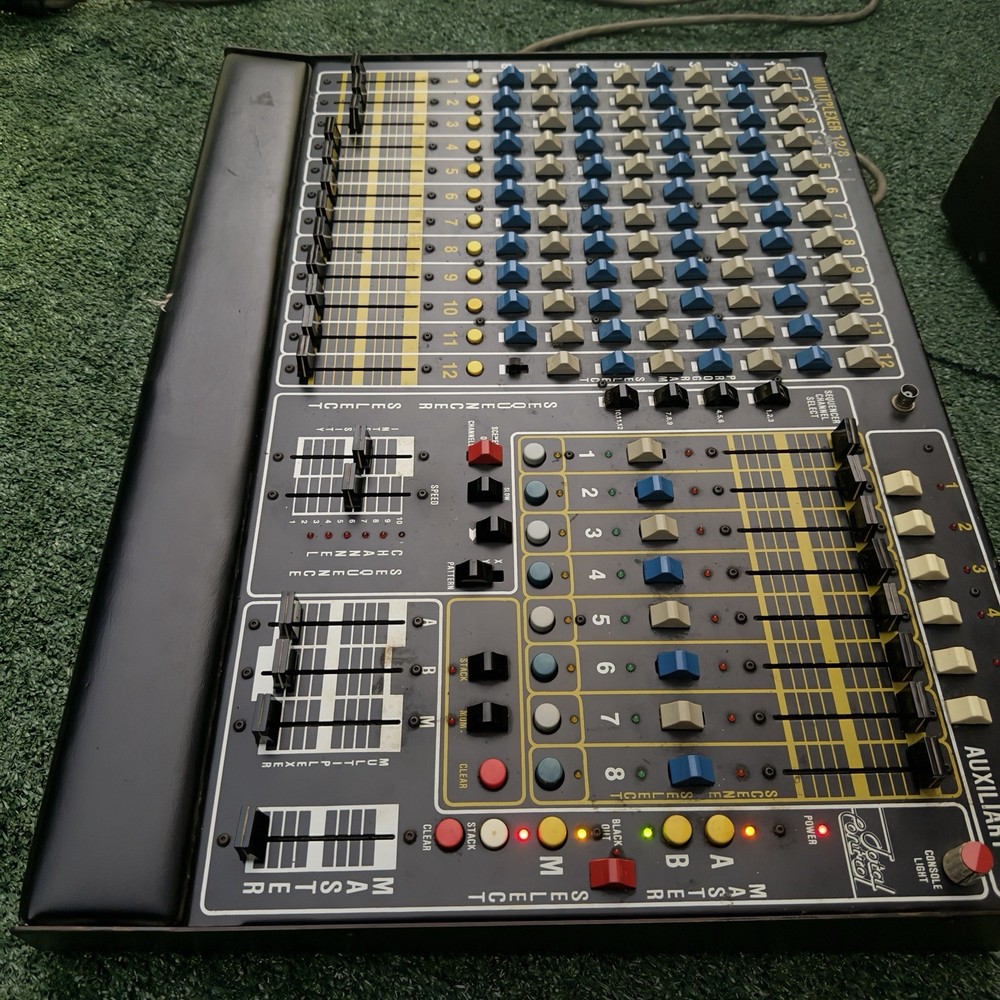 Total Control Multiplexer 128M Analog Mixer Console 12 Channel 3 Bus Tabletop