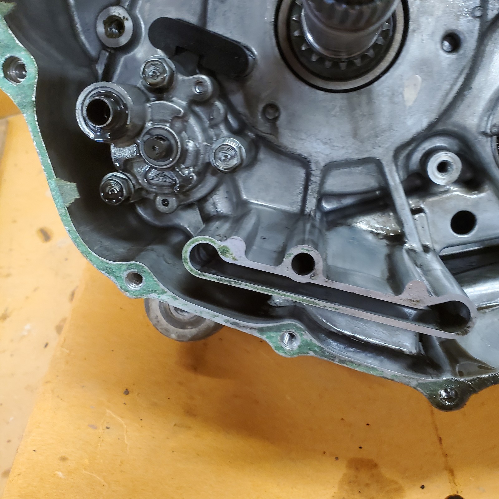 1997 Honda Foreman 400 4x4 Engine Motor Block Crank Case Crankcase Shaft Bottom