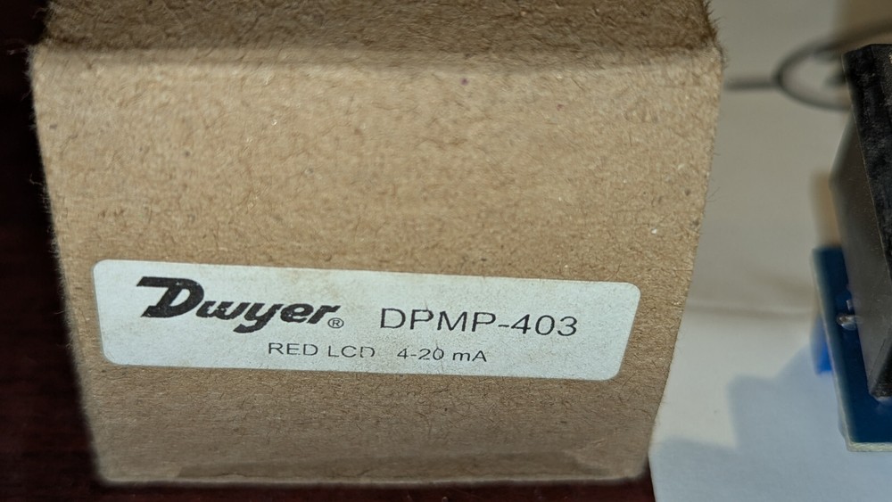 (1) Dwyer Red Digital LCD Panel Meter DPMP-403 NIB