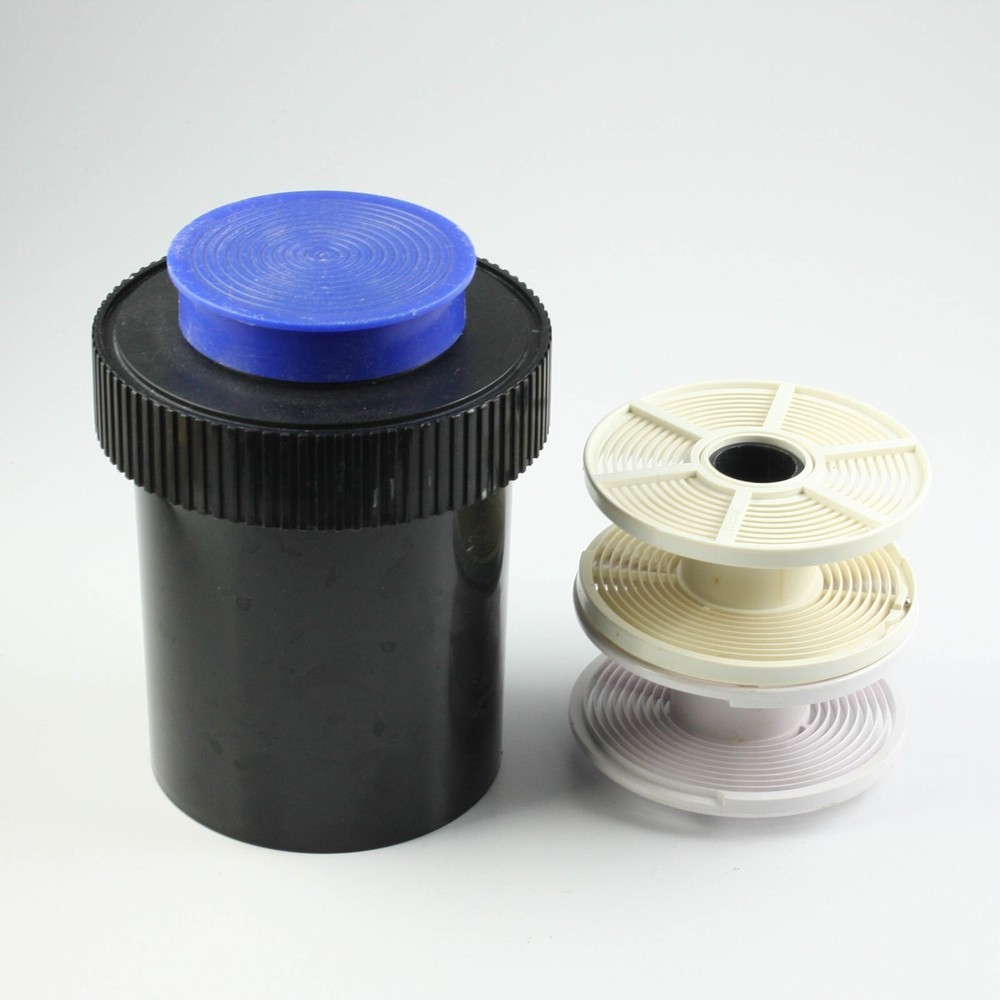 Unbranded Plastic Developing Tank + 2 Adjustable Reels & Core