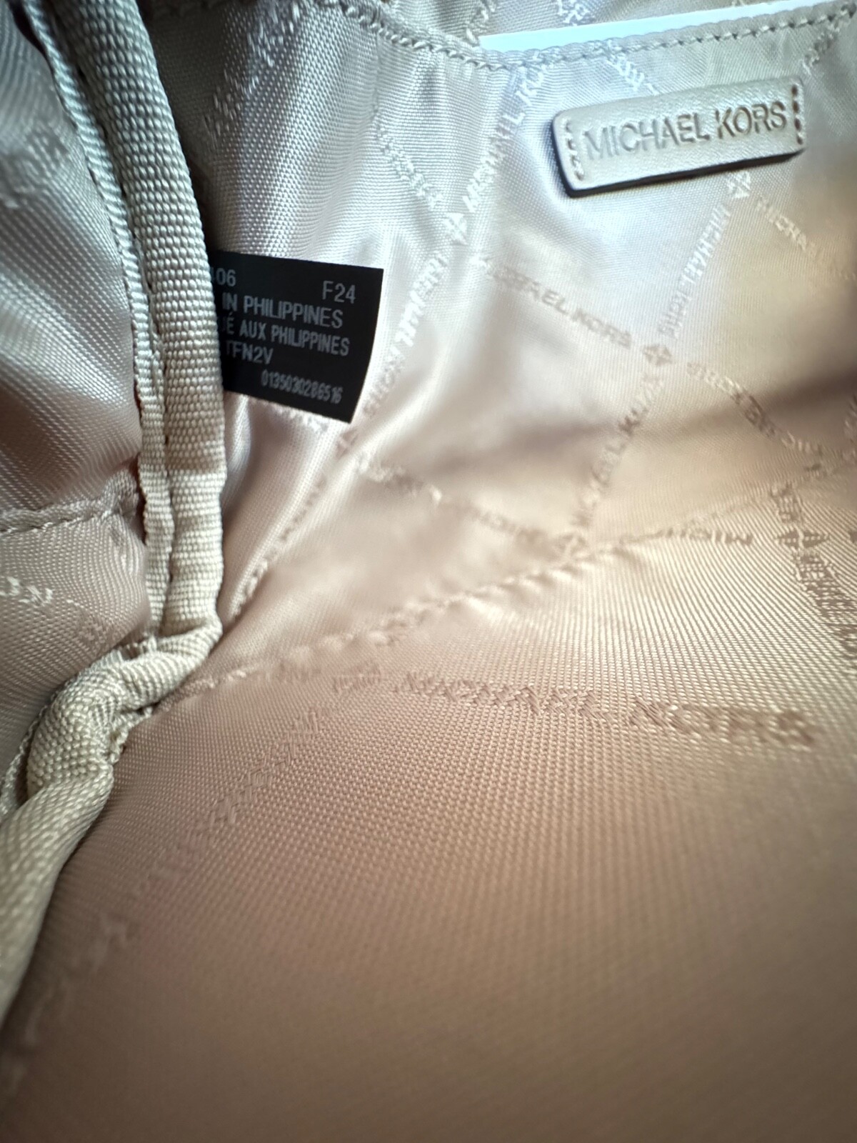 MICHAEL KORS JET SET TRAVEL MEDIUM TRAVEL COSMETIC CASE MK PALE GOLD MULTI