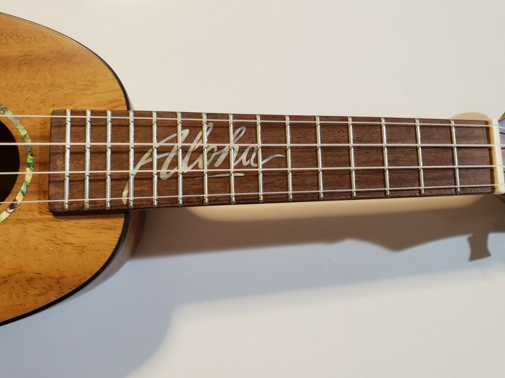 Ukulele Pineapple Soprano Solid Wood