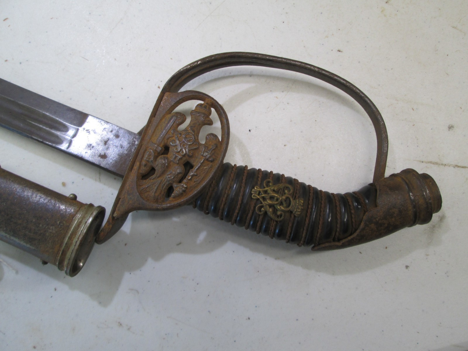 WWI GERMAN PRUSSIAN OFFICERS SWORD & SCABBARD FOLDING GUARD MAKER EICKHORN #Y54