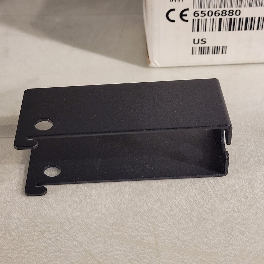 Crestron FTA-CBLRA-INSERT-2WIRE-102 Cable Retractor Spacer Insert