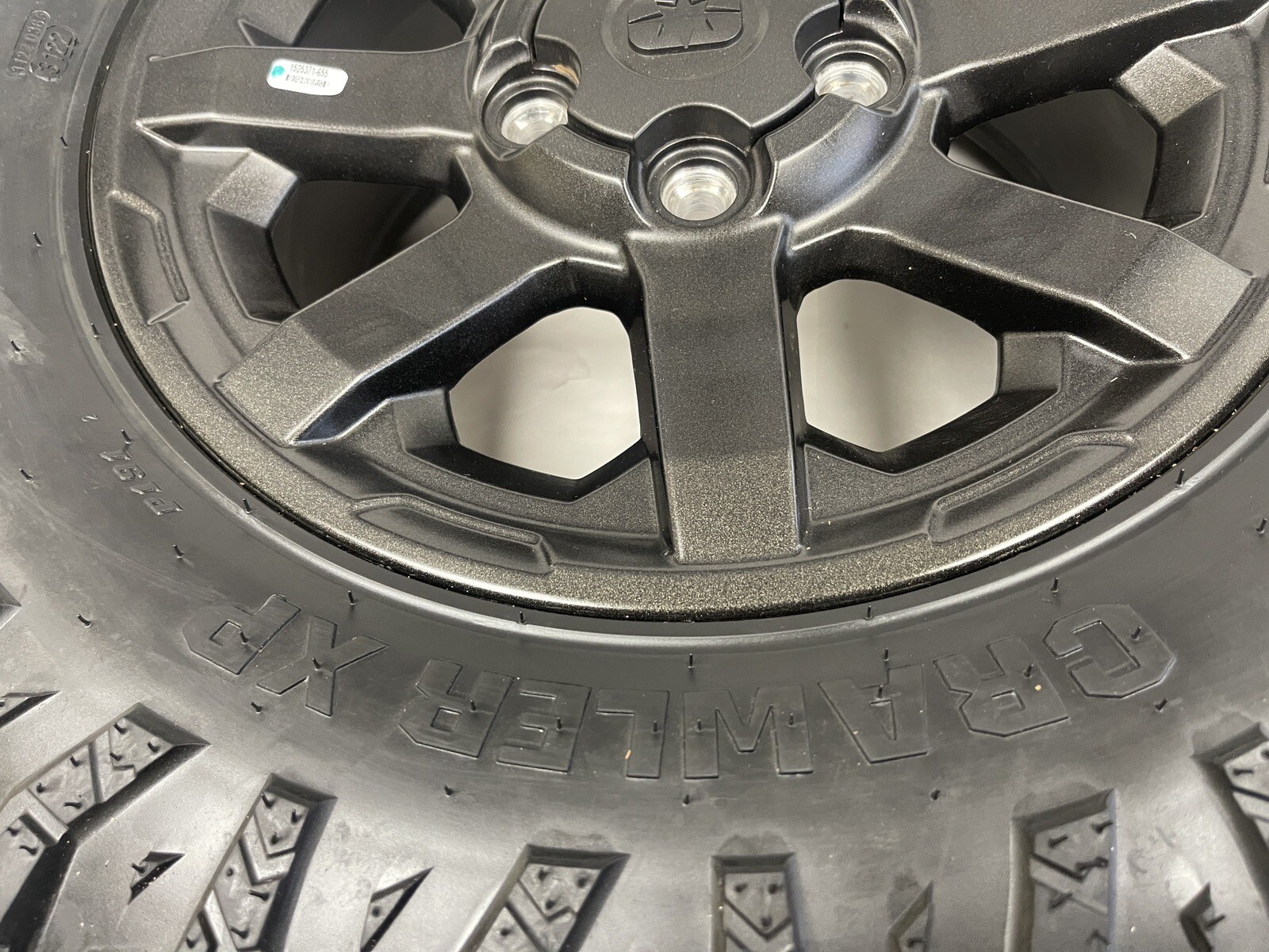 POLARIS XPEDITION REAR WHEEL TIRE 30X11x15 PRO ARMOR CRAWLER XP SPARE 2024-25