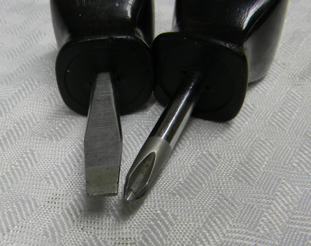 SNAP-ON BLACK HARD HANDLE STUBBY SCREWDRIVER SET FLAT TIP #SSD1, #2 TIP #SSDP22