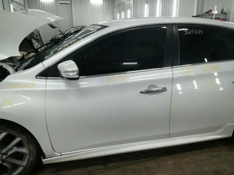 Driver Left Front Spindle/Knuckle Fits 11-25 LEAF 104636069