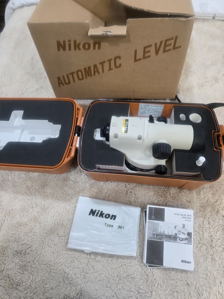 Nikon AX-2S Automatic Level 20X Magnification with Case as Pictured