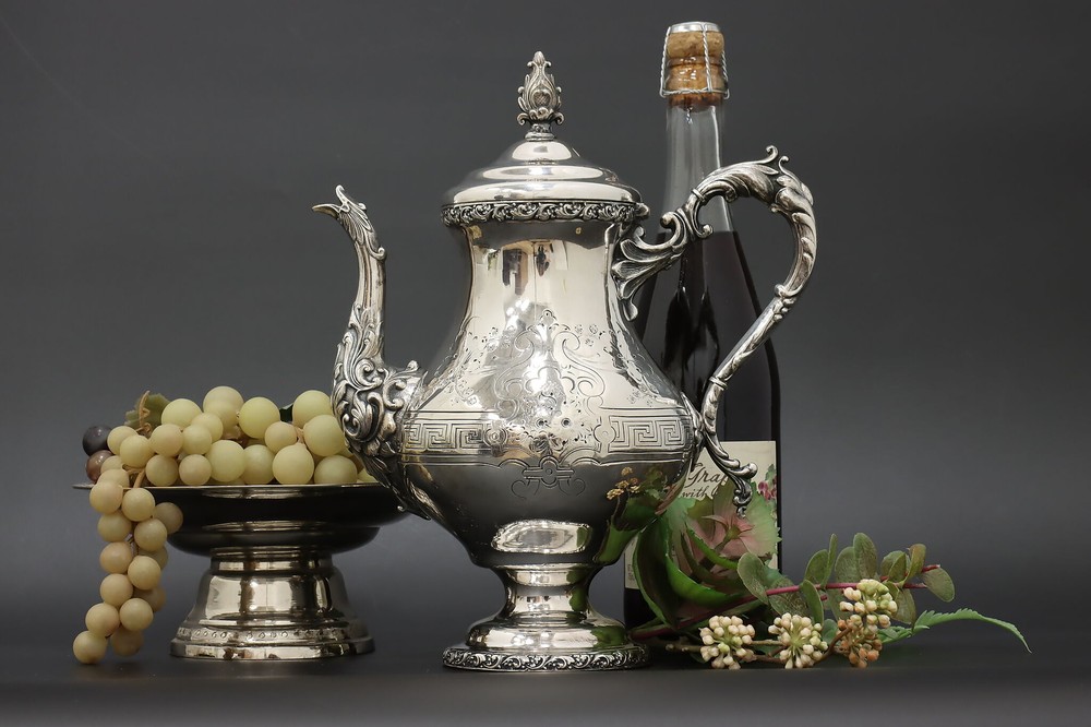 Victorian Antique Silverplate Tea or Coffee Pot, Meriden #54992