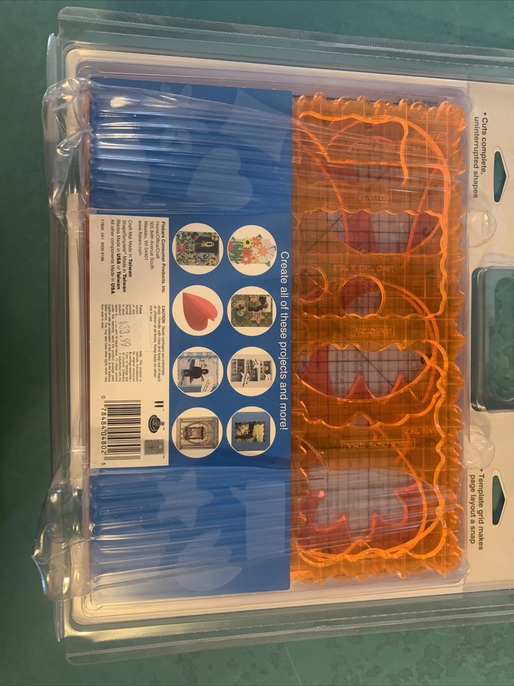 Fiskars ShapeCutter And Shape Template Starter Set scrapbooking paper cutter