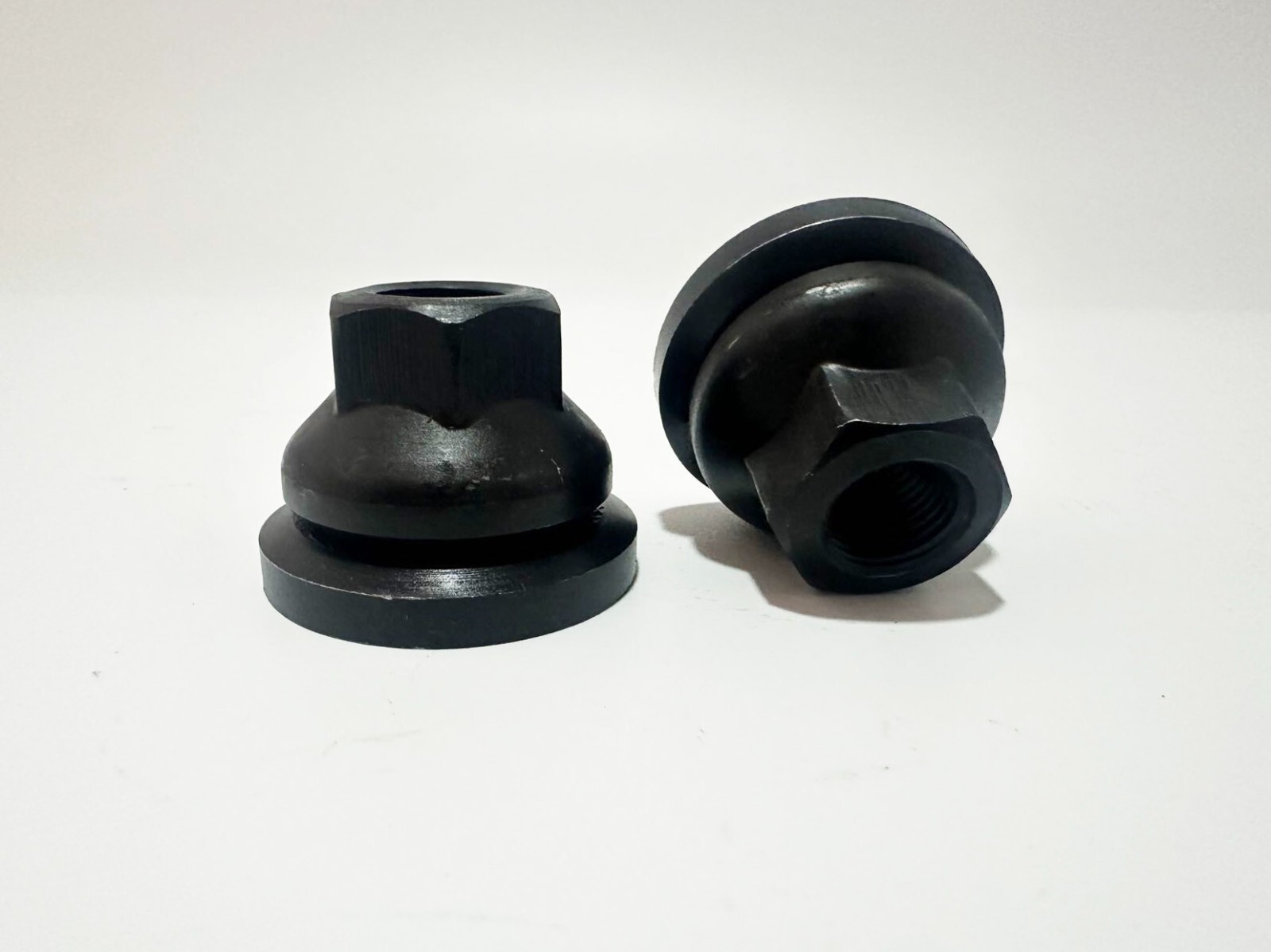 32 Black Oxide Dually Wheel Lug Nuts Flat Seat For 1987-1998 Ford F-250 F-350