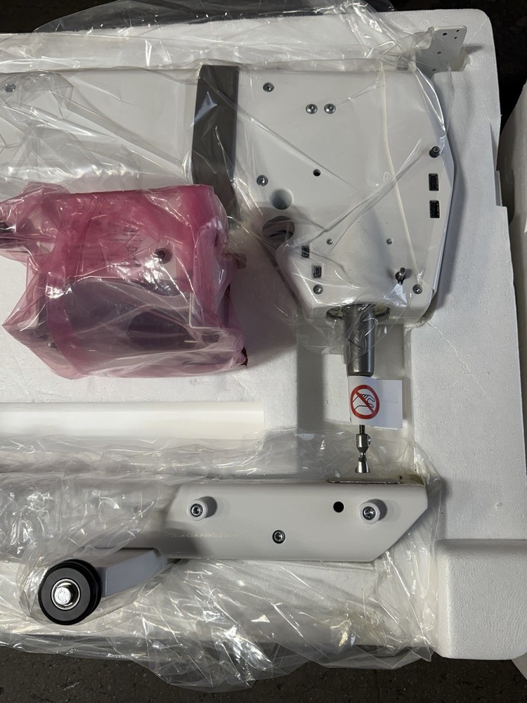 Handi Quilter Amara 20" Quilting Machine on TABLE ( NEW OTHER )
