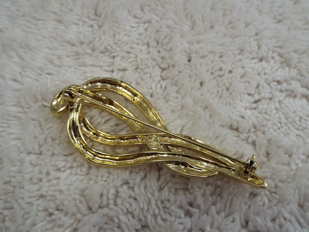 Goldtone Pin (A75)