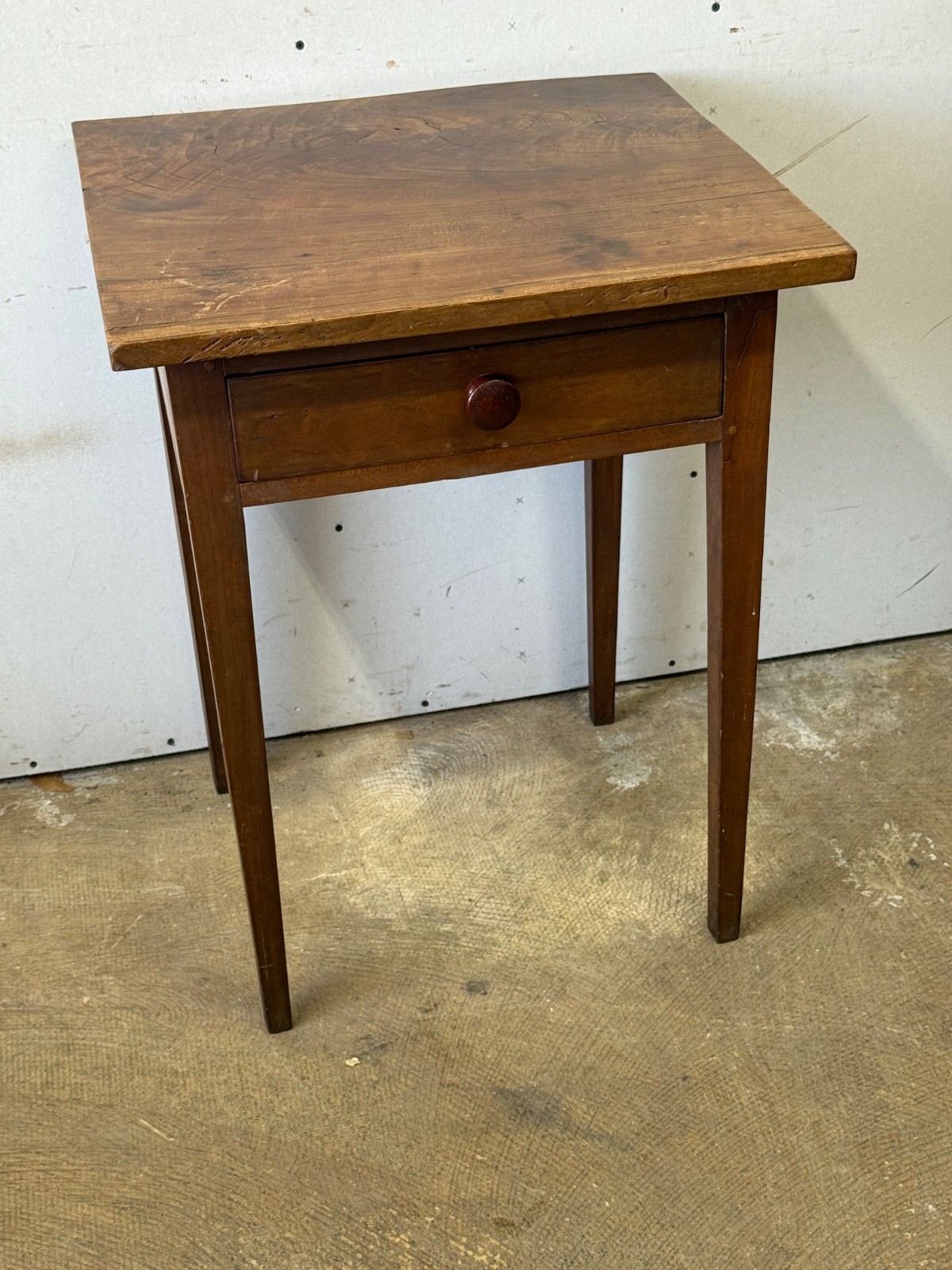 antique country Hepplewhite figured walnut night stand table 1800 farmhouse