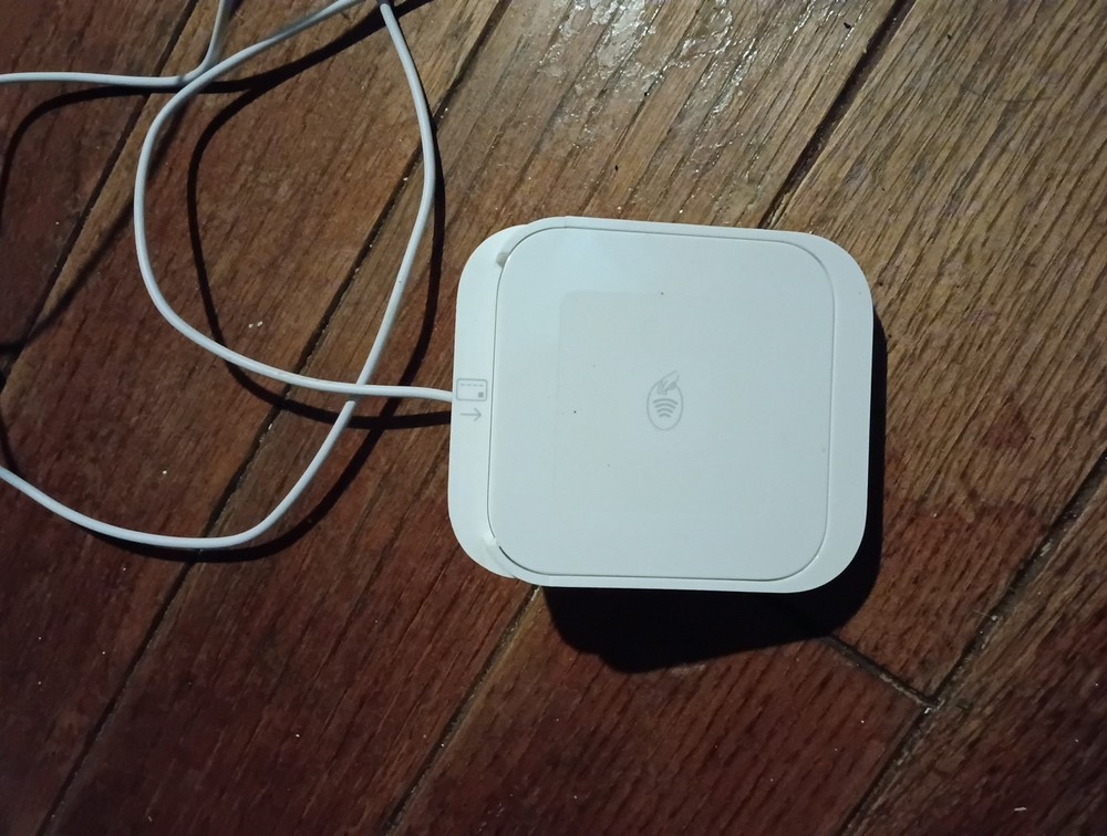 Square Model S8 Contactless Chip Card Reader with Power Dock Stand S7