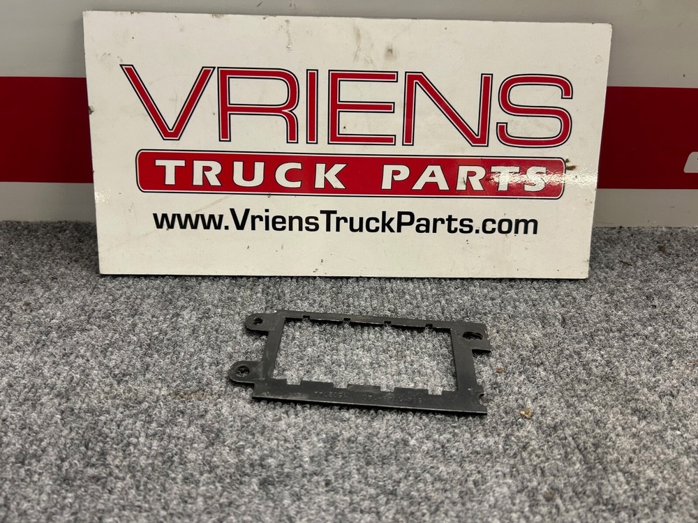 KENWORTH S64-1146-140 PANEL-SWITCH UPPER