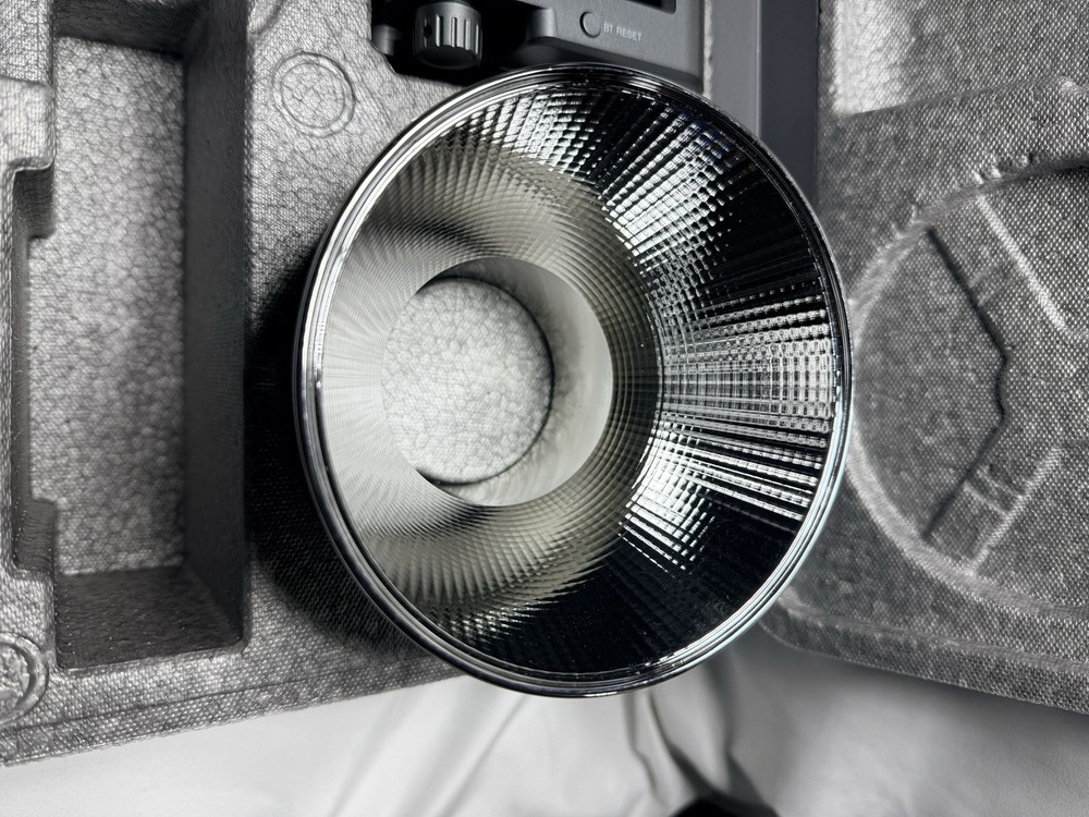 amaran 60d Continuous Lighting Gray Unit Reflector Power Adapter Mount Case