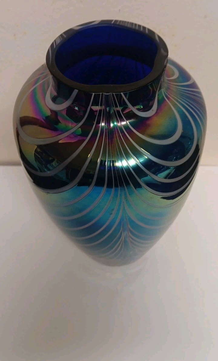 Vintage Vandermark Pulled Feather Iridescent Vase 9" H