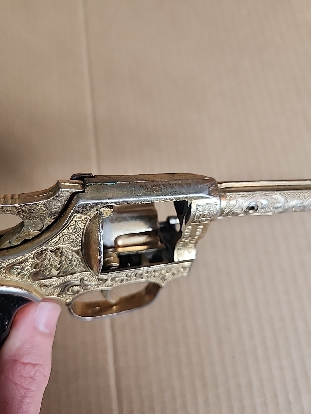 VINTAGE KILGORE BRONCO GOLD PLATED CAP GUN WITH BLACK GRIPS - 1950's WORKING