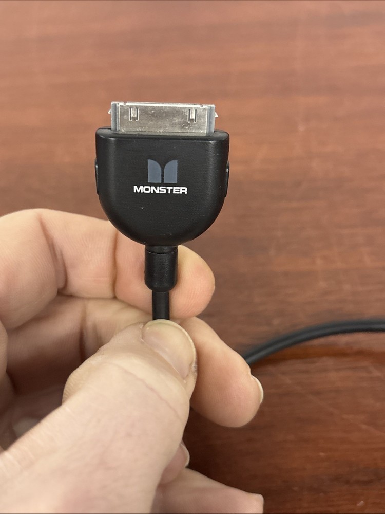 Monster iCarPlay Wireless FM Transmitter iPod 30 Pin