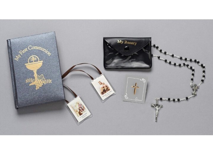 Roman Deluxe Communion Boy Book and Accesories