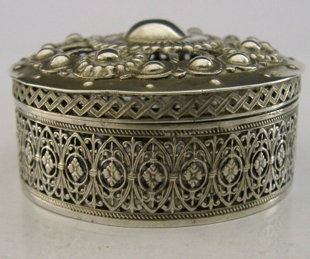 BEAUTIFUL SOLID SILVER PIERCED POTPOURRI LAVENDER DESK BOX c1910