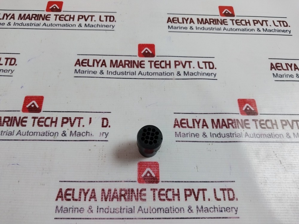 Thomas & Betts 484-256 Cable Socket Shell Connector