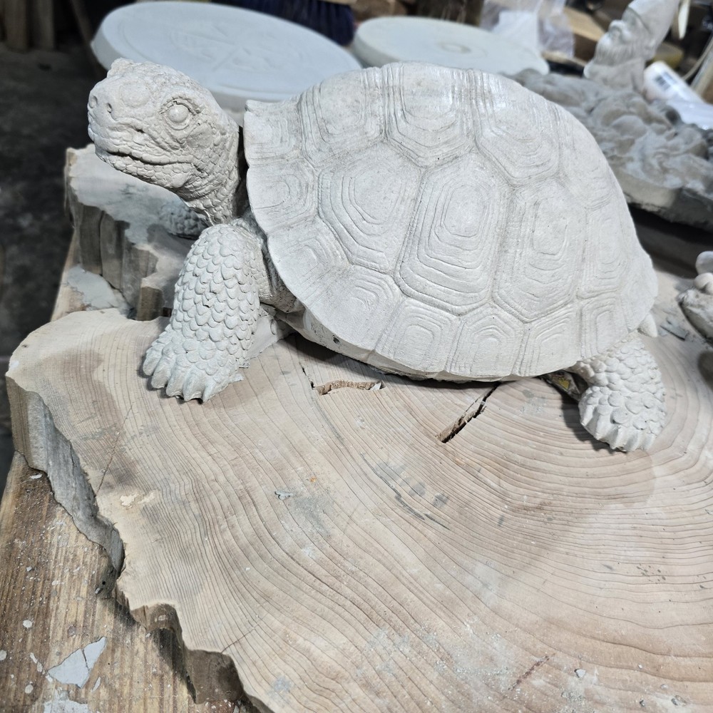Handade Cement Turtle