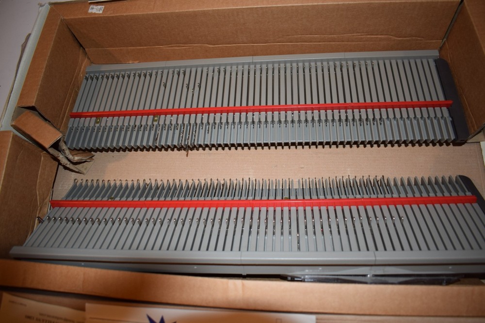 BOND INCREDIBLE SWEATER MACHINE Complete Knitting Machine (FLS43)