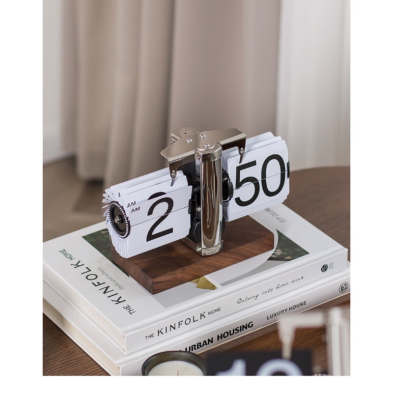 Automatic page turning clock desktop ornament retro mechanical pendulum creative