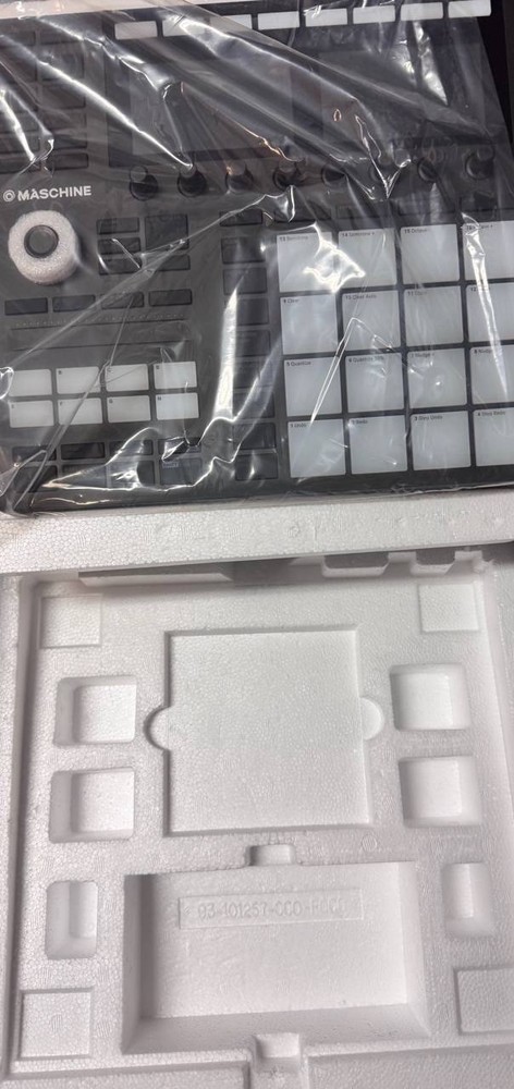 Native Instruments Maschine MK3 USB Audio+MIDI Interface System