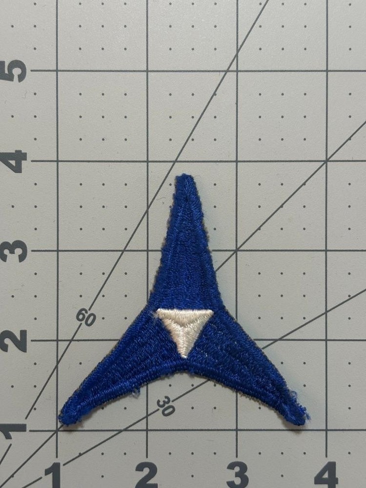 WW 2 US Army 3rd Corps Blue Border GEMSCO Patch Inv# K7201
