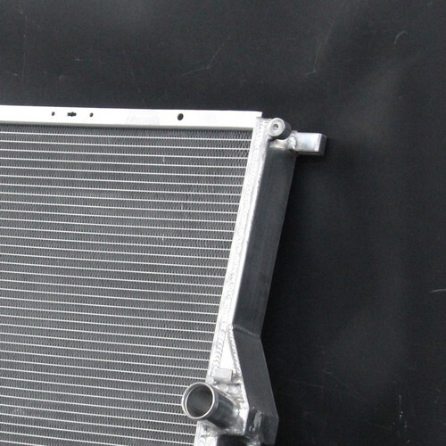 Radiator For BMW 525i 528i 530i 540i 545i 740i 740iL 750iL M5 L6 V8 V12 99-06 MT