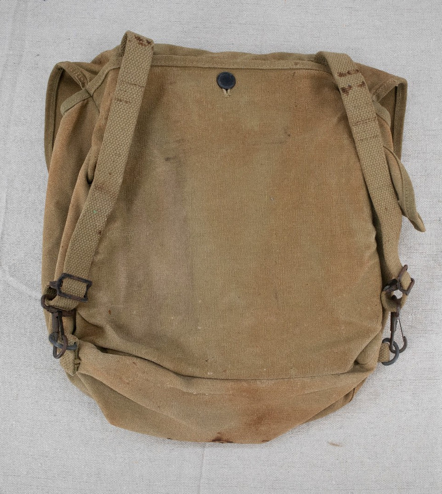WWII US AIRBORNE PARATROOPER M1936 MUSETTE JUMP BAG 1943 Blood?