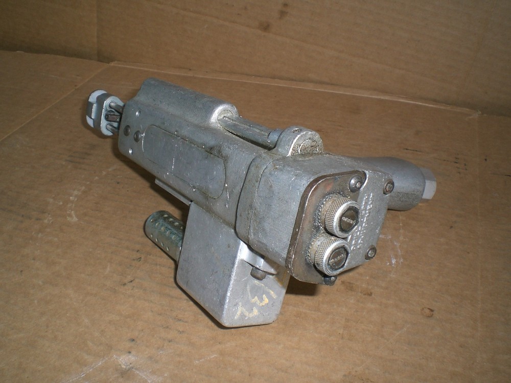 Deutsch Spacematic auto feed pneumatic nutplate drill