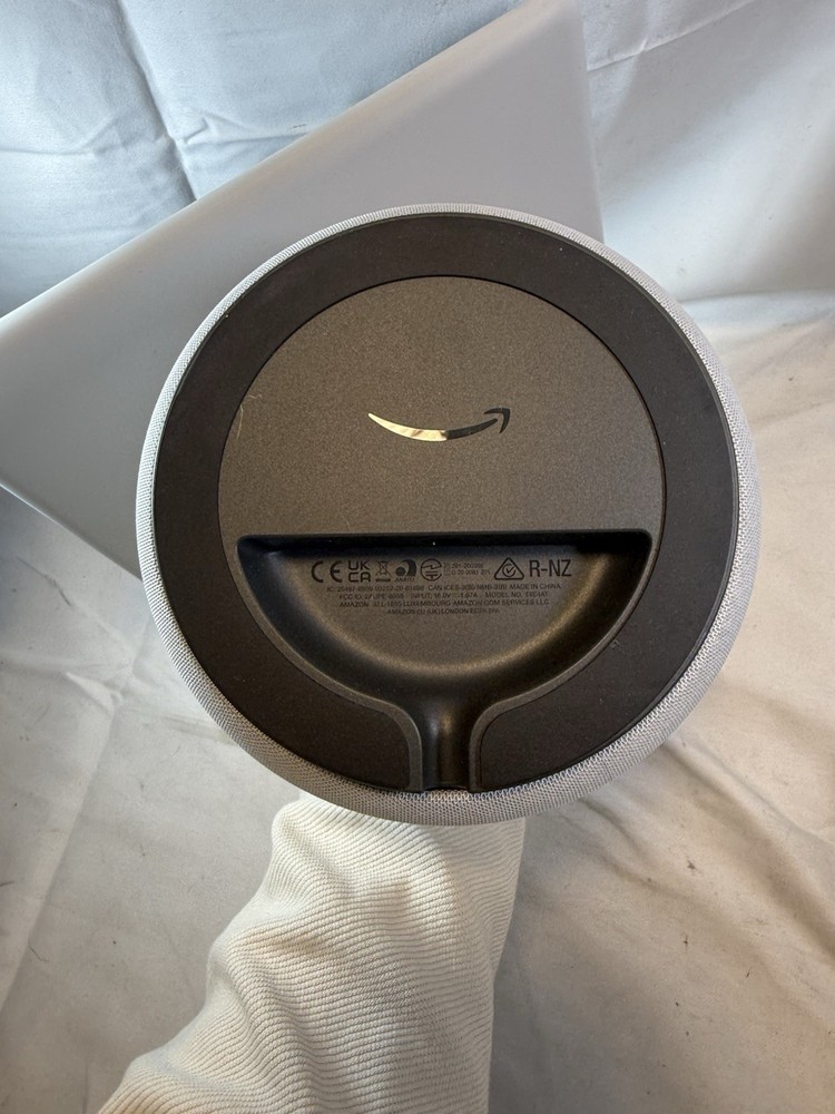 Amazon Echo Show 10 (3rd Generation) White Wireless Alexa Smart Speaker (T4E4AT)