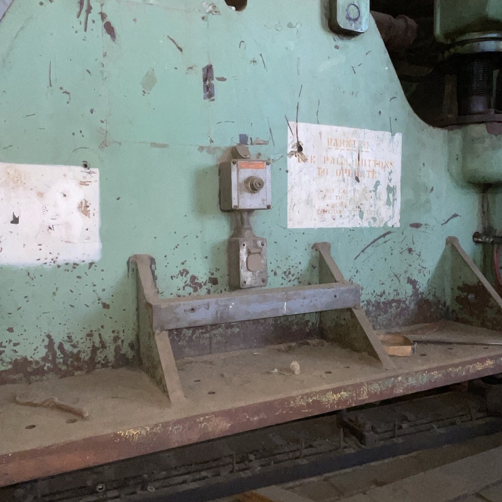 Chicago Punch Press 8ft X 2ft Bed￼90 Ton