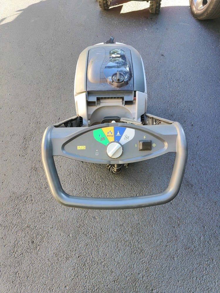 Comercial Carpet Cleaner - Advanced ES300 XP